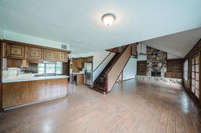 7622 County Line Road, Willis, TX 77378