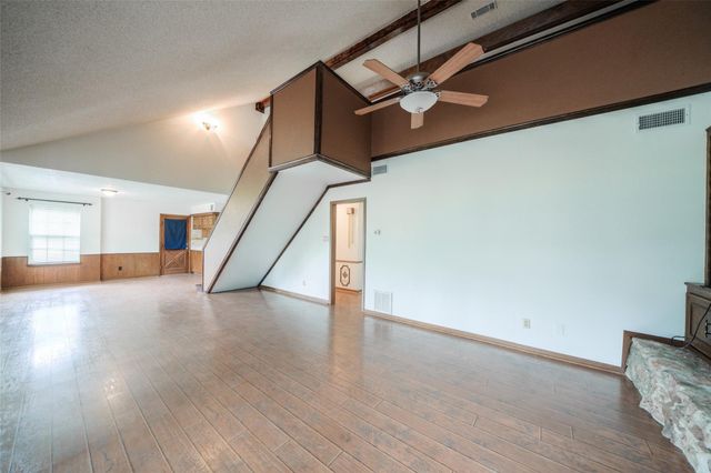 7622 County Line Road, Willis, TX 77378