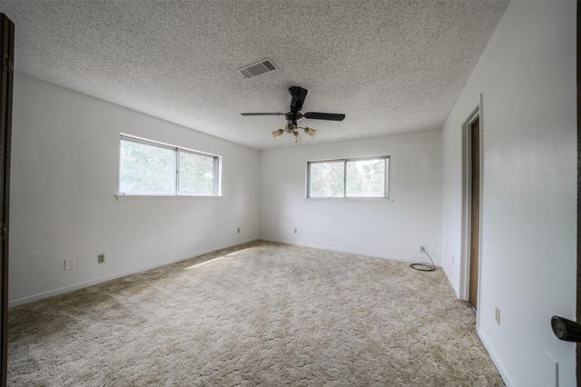 7622 County Line Road, Willis, TX 77378