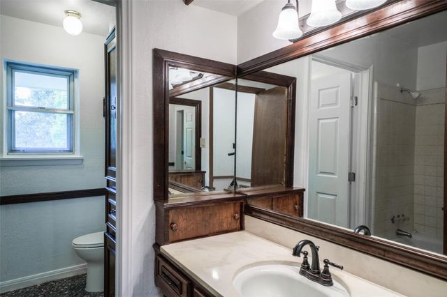 7622 County Line Road, Willis, TX 77378