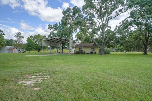 7622 County Line Road, Willis, TX 77378