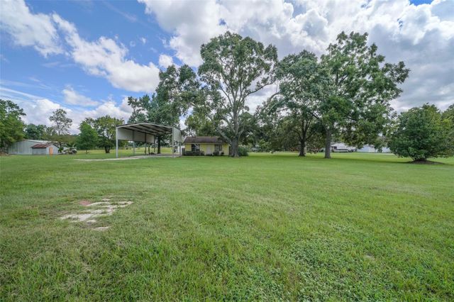 7622 County Line Road, Willis, TX 77378