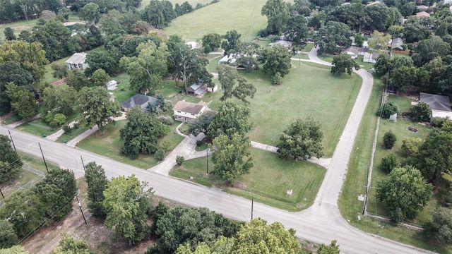 7622 County Line Road, Willis, TX 77378