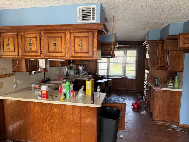 7622 County Line Road, Willis, TX 77378