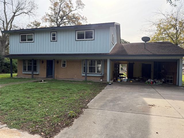 7622 County Line Road, Willis, TX 77378