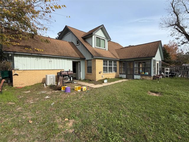 7622 County Line Road, Willis, TX 77378