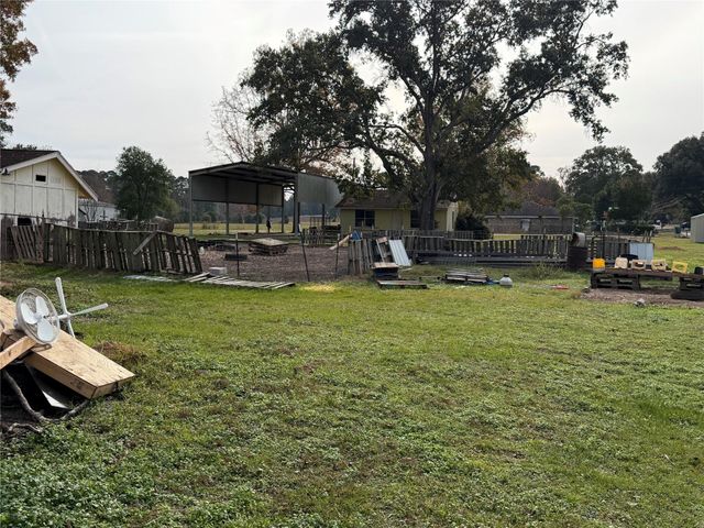 7622 County Line Road, Willis, TX 77378