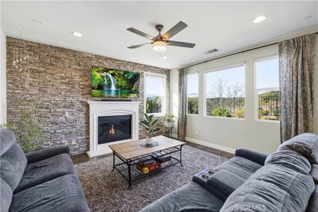 28417 Steel, Valencia, CA 91354