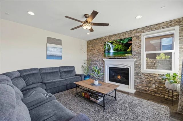 28417 Steel, Valencia, CA 91354