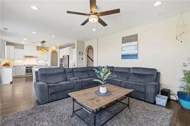 28417 Steel, Valencia, CA 91354