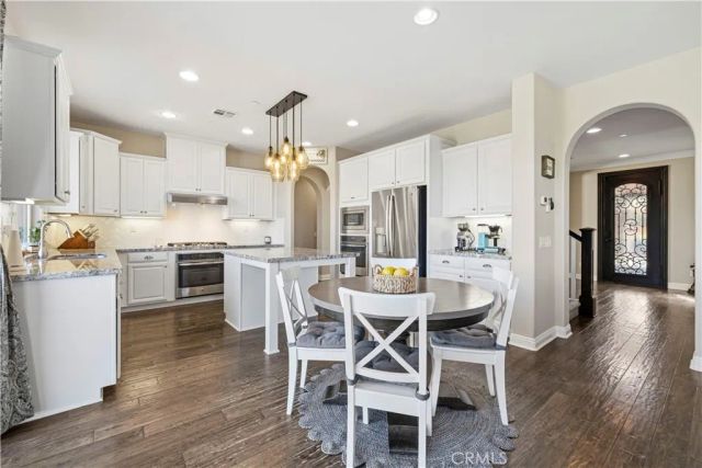 28417 Steel, Valencia, CA 91354