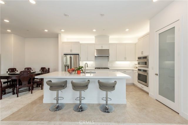 608 Grizzly, Irvine, CA 92618