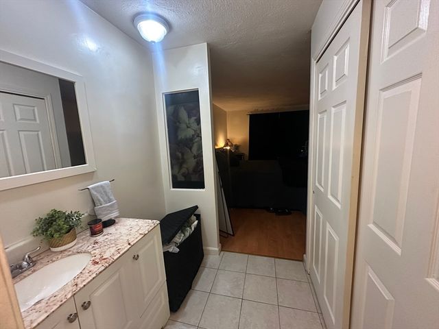 915 Edgell Rd 64, Framingham, MA 01701