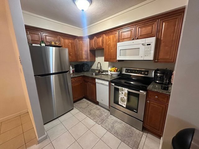 915 Edgell Rd 64, Framingham, MA 01701