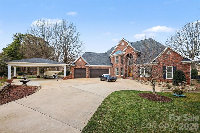 20410 Island Forest Drive, Cornelius, NC 28031
