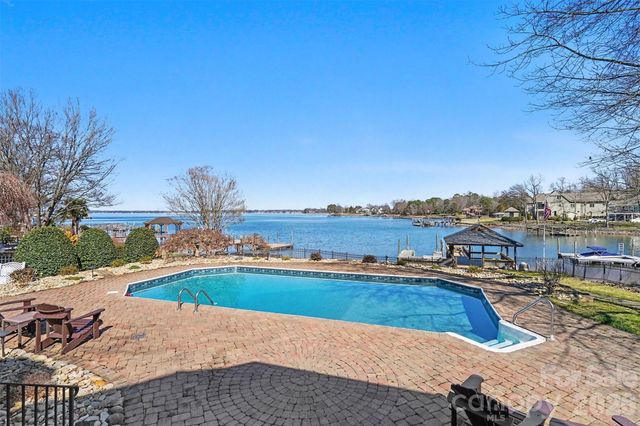 20410 Island Forest Drive, Cornelius, NC 28031