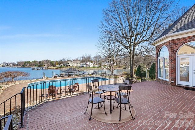 20410 Island Forest Drive, Cornelius, NC 28031