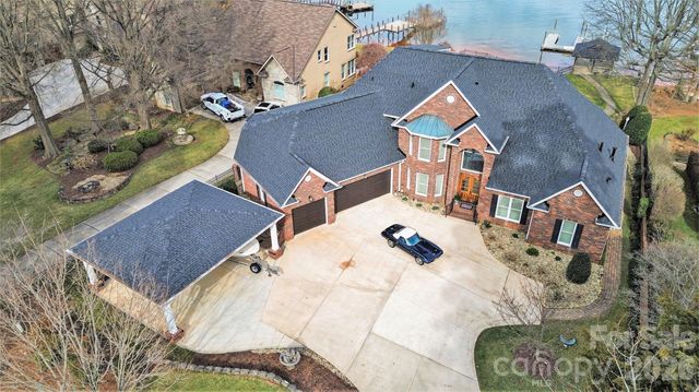 20410 Island Forest Drive, Cornelius, NC 28031