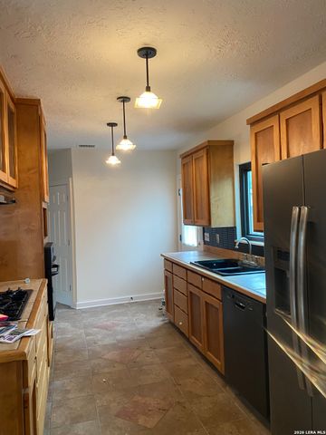 1614 W ROSEWOOD AVE, San Antonio, TX 78201