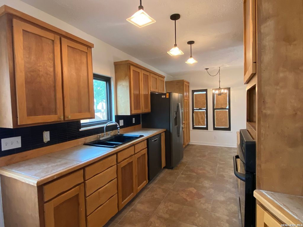 1614 W ROSEWOOD AVE, San Antonio, TX 78201