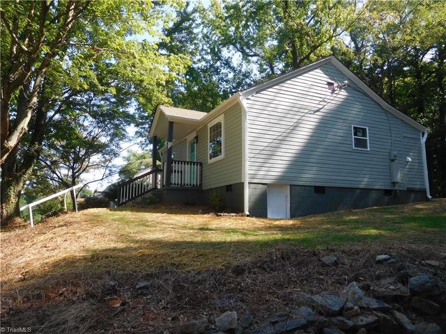 144 Edgewood Circle, Winston-salem, NC 27127