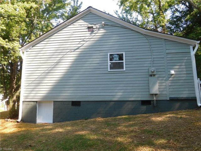 144 Edgewood Circle, Winston-salem, NC 27127