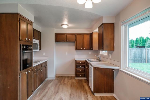 4842 Lone Oak Rd SE, Salem, OR 97302