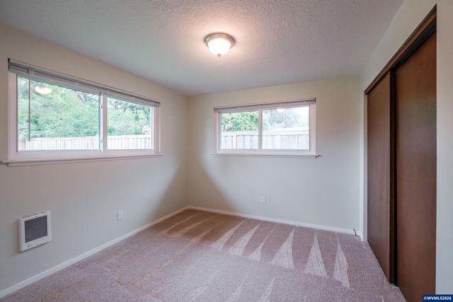 4842 Lone Oak Rd SE, Salem, OR 97302