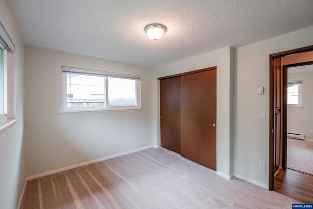 4842 Lone Oak Rd SE, Salem, OR 97302