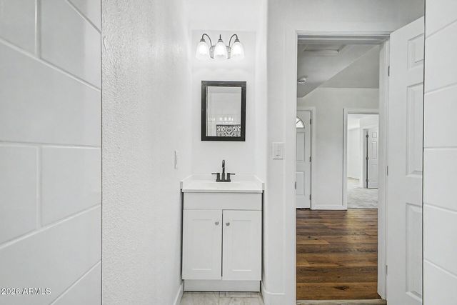 1147 E FLYNN Lane, Phoenix, AZ 85014