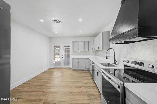 1147 E FLYNN Lane, Phoenix, AZ 85014