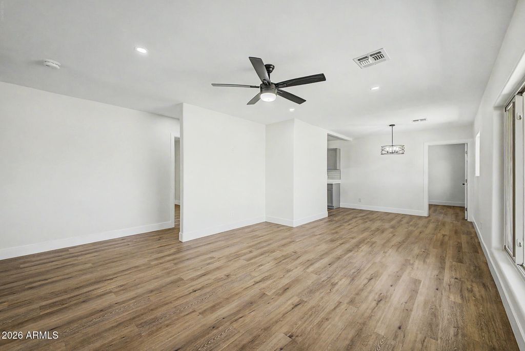 1147 E FLYNN Lane, Phoenix, AZ 85014 — photo 4