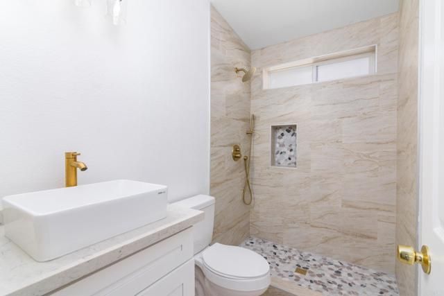 35 Parkwood Lane, Oceanside, CA 92054