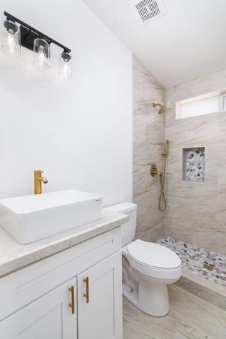 35 Parkwood Lane, Oceanside, CA 92054