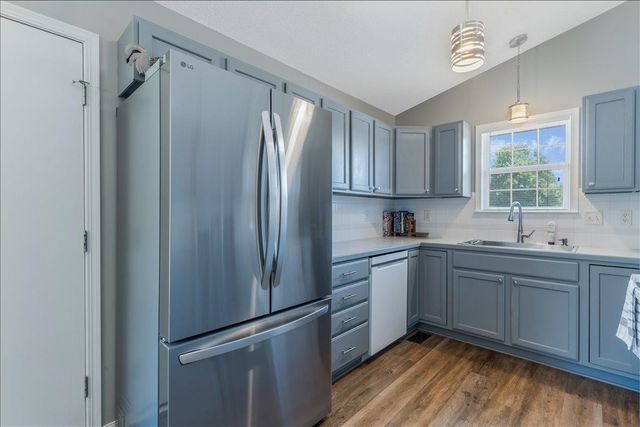 10300 W JEWELL CIRCLE, Wichita, KS 67209