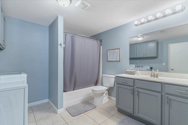 10300 W JEWELL CIRCLE, Wichita, KS 67209