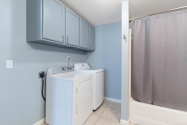 10300 W JEWELL CIRCLE, Wichita, KS 67209