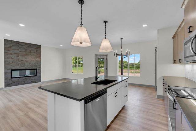 5161 N Colonial Ave, Bel Aire, KS 67226