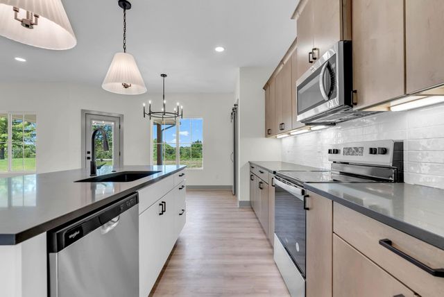 5161 N Colonial Ave, Bel Aire, KS 67226