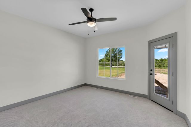 5161 N Colonial Ave, Bel Aire, KS 67226