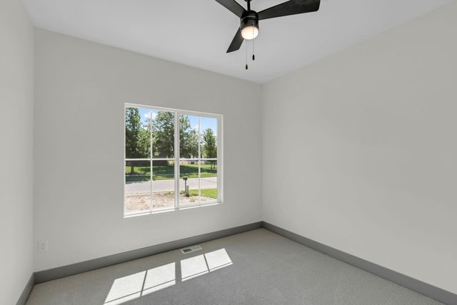 5161 N Colonial Ave, Bel Aire, KS 67226