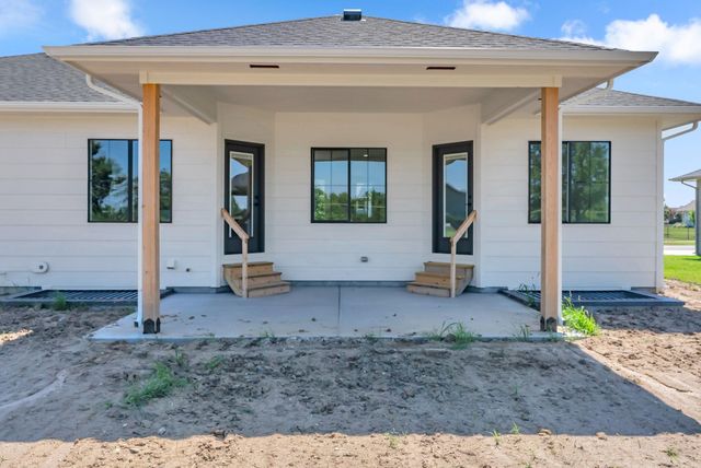 5161 N Colonial Ave, Bel Aire, KS 67226