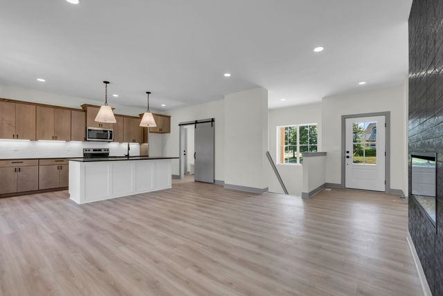 5161 N Colonial Ave, Bel Aire, KS 67226