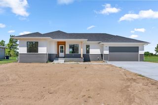 5161 N Colonial Ave, Bel Aire, KS 67226