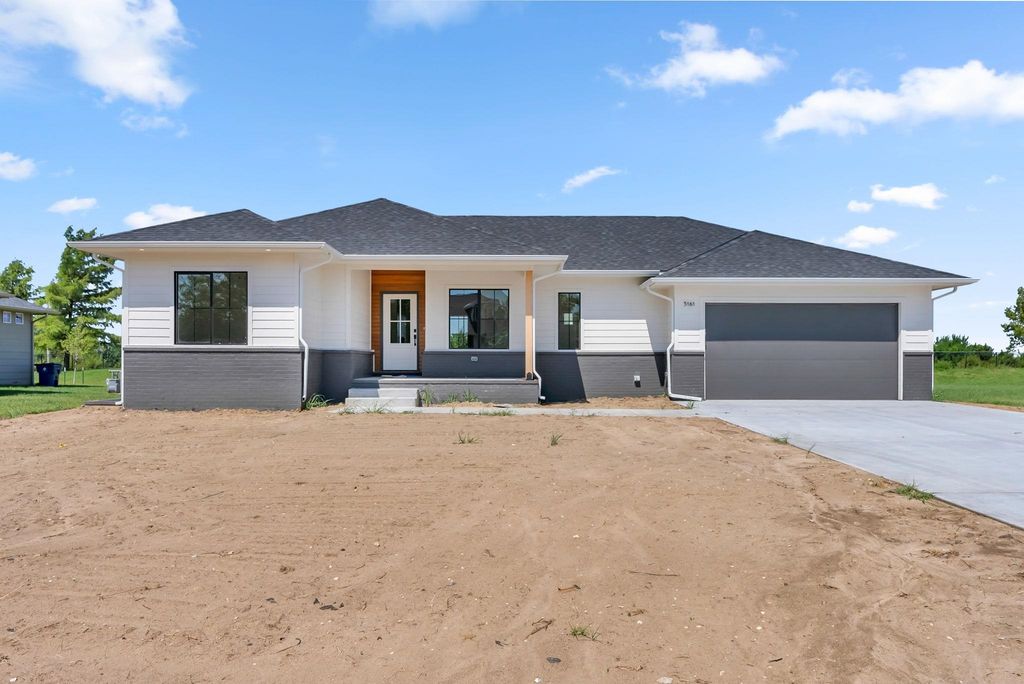 5161 N Colonial Ave, Bel Aire, KS 67226