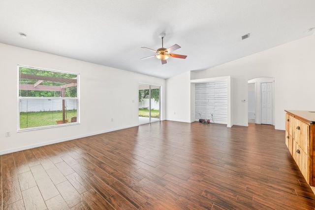 17 Porter Lane, Palm Coast, FL 32164