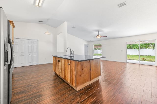 17 Porter Lane, Palm Coast, FL 32164