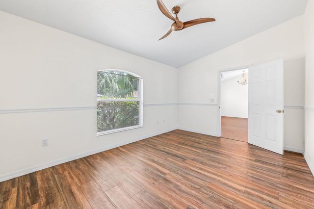 17 Porter Lane, Palm Coast, FL 32164