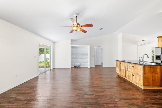 17 Porter Lane, Palm Coast, FL 32164