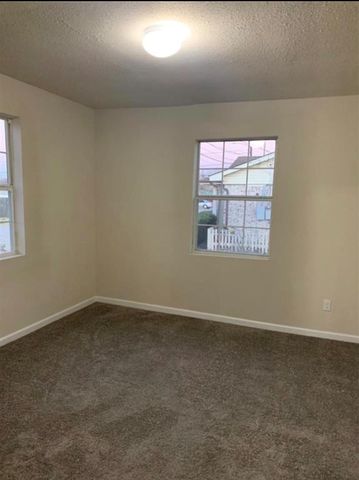 324 Delaware Street A, Houston, TX 77029